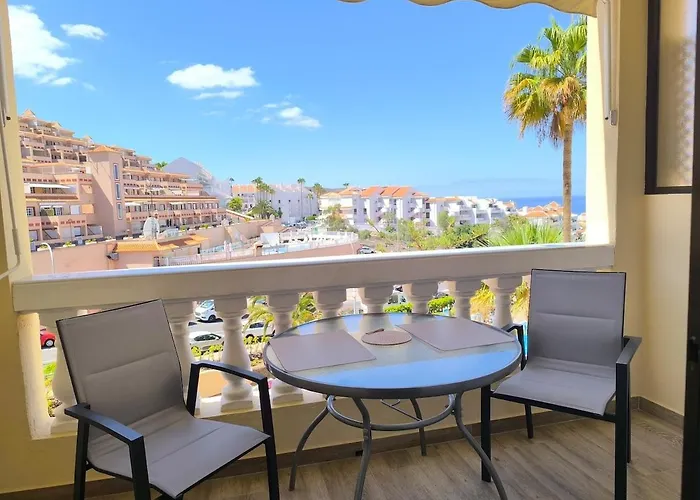 아파트 Lulys At Castle Harbour *
